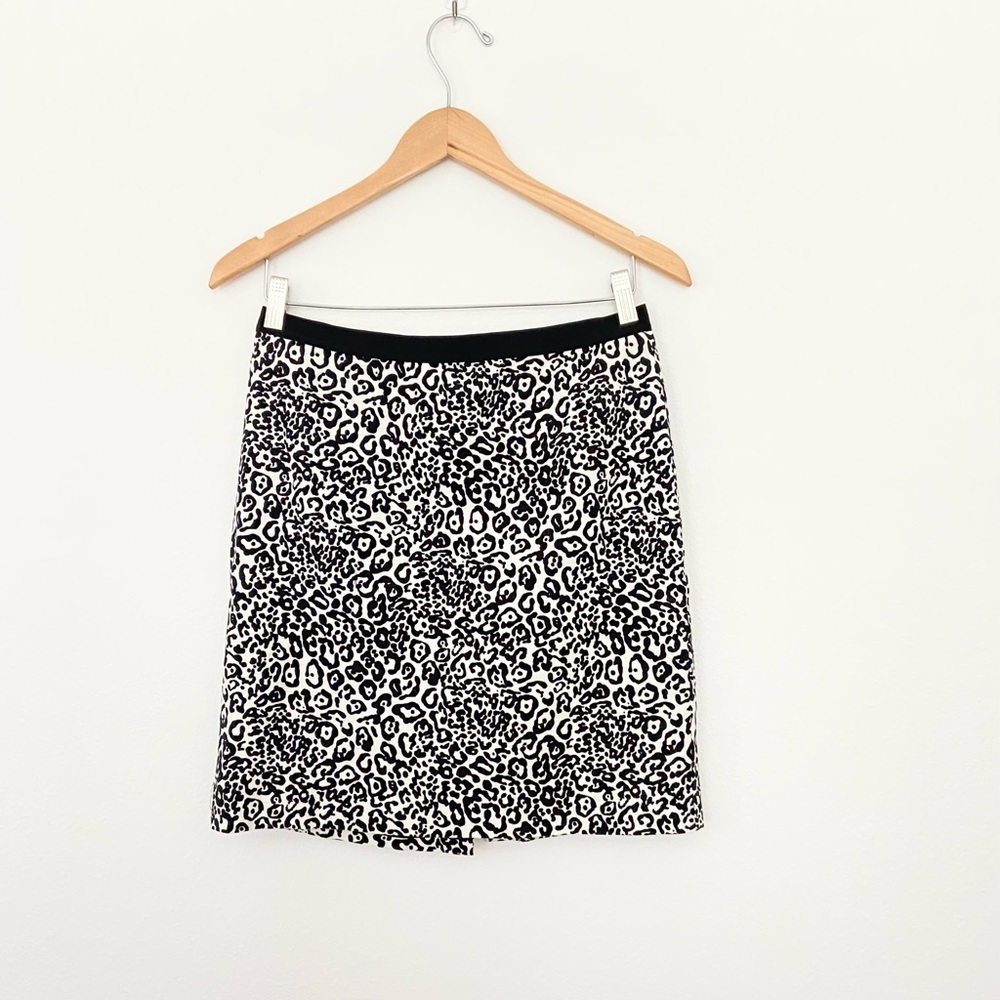 Ann‎ Taylor leopard print pencil skirt 8 P